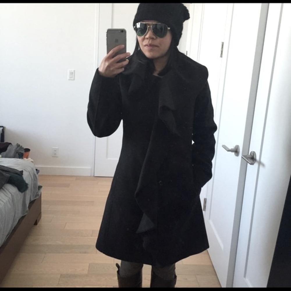 Ruffle Winter Coat Made in Italy Size 40/XS/S - Picture 2 of 4